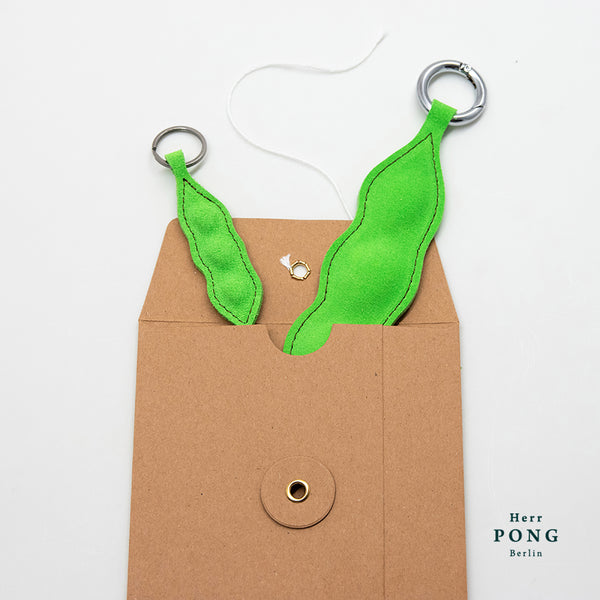 1 x Original Edamame keychain + 1 x XL Charm gift set in Neon Green Suede Leather