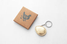 Laden Sie das Bild in den Galerie-Viewer, The GOLDEN Egg Leather Keychain
