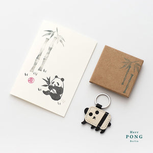 Mini-Panda (linke Seite) Leder-Schlüsselanhänger + handgestempeltes Grußkarten-Geschenkset