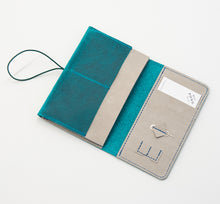 Laden Sie das Bild in den Galerie-Viewer, Mitte Collection - Travel Passport Leather Wallet