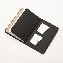 Laden Sie das Bild in den Galerie-Viewer, Leather Notebook Cover Black + 2-pack of the original Berlin Notebook gift set
