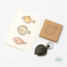 Laden Sie das Bild in den Galerie-Viewer, Turbot flat fish keychain + linocut print greeting card